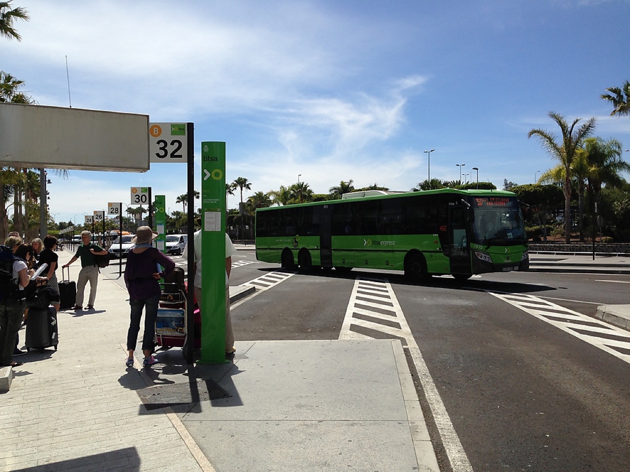 Guagua verde de TITSA prestando servicio en Tenerife