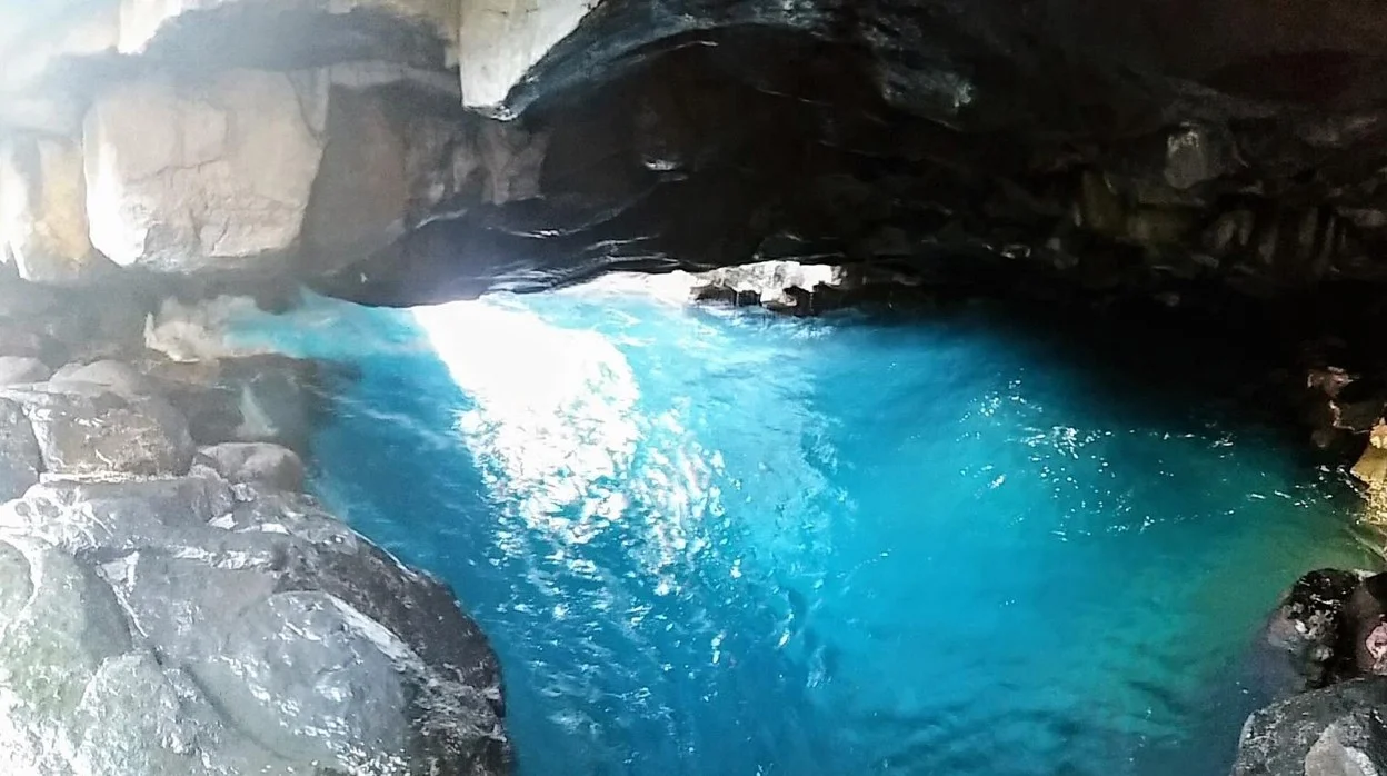 Charco del Tancón y Cueva Azul